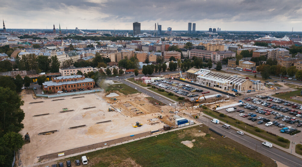 Spraustinių polių įrengimas